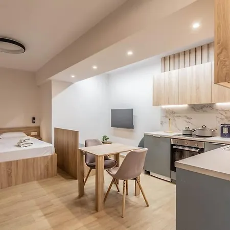 Quiet With Free Parking Apartment